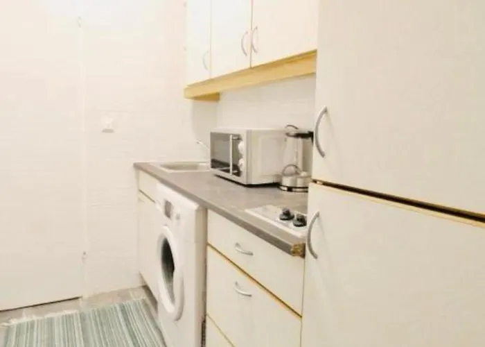 Spacious Cozy 1Br Apt Near To Danube River